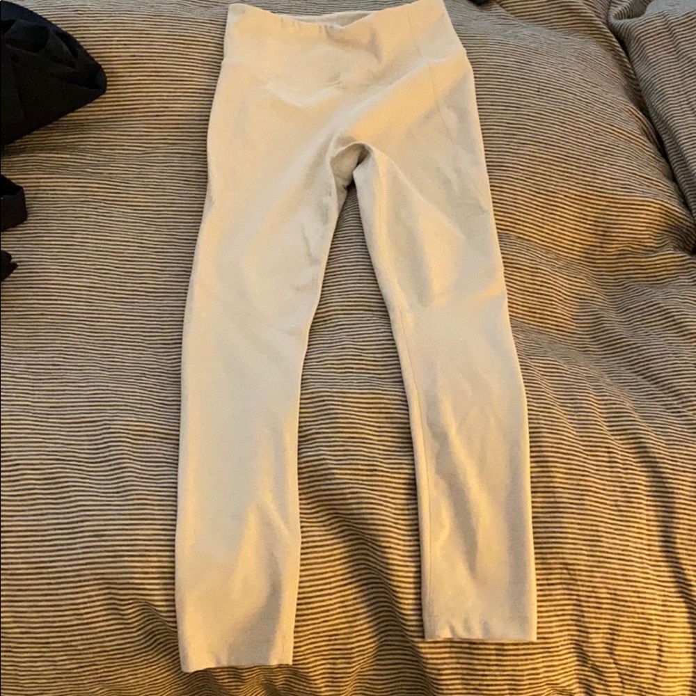 Outdoor voices warm up leggings. Beige xs